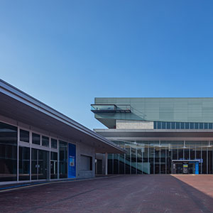 館外ショップ棟